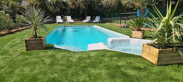 Villa avec piscine et jacuzzi proche d'uzes