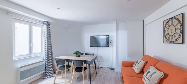 Suite Coco Mademoiselle great Apt, With A/C, Best Loc