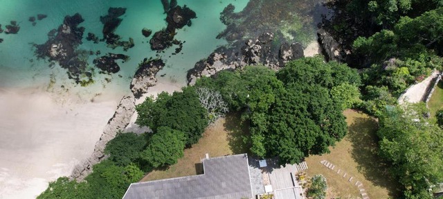 Villa vue mer exceptionnelle, surplombant la plage des 3 curés - Neizh