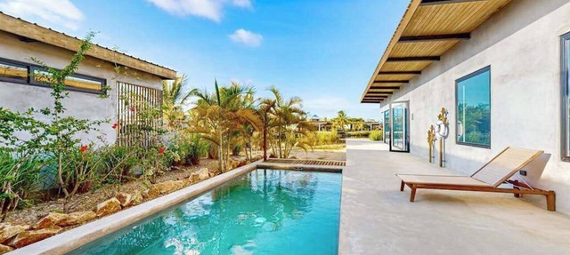 Waterfront villa with private pool, furnished deck & gas grill