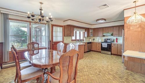 Watertown Home w/Yard: 1 Mi to Echo Lake Park!