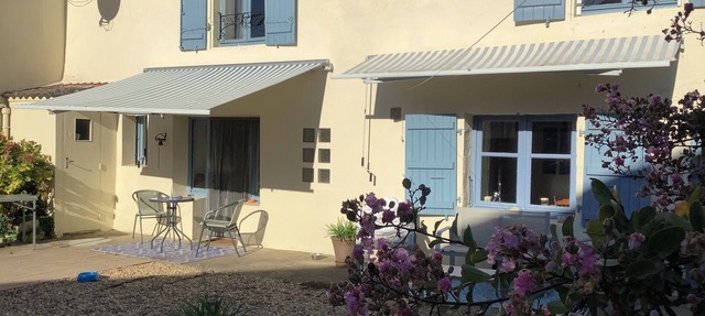 Welcome to Les Jonquilles where we aim to offer you a touch of luxury