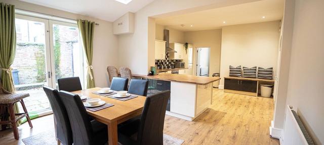 Wolverhampton City Centre, Luxury Apartment