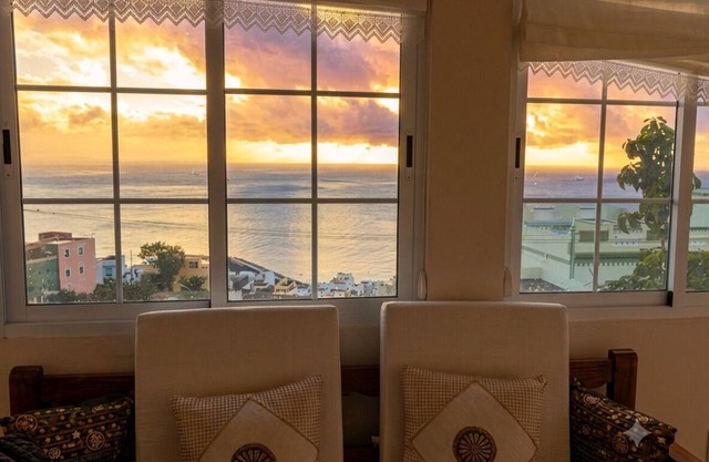 A Balcony Overlooking the Atlantic Ocean: Villa, Garden, and Endless Views (S/C La Palma)