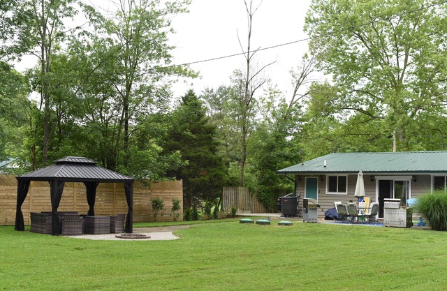 Blackswan Cottage, Hocking Hills | Ohio University