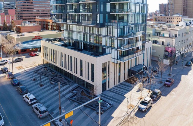 Bright & Stylish Beltline Condo – Walk Everywhere! Bright, comfortable 2-bedroom