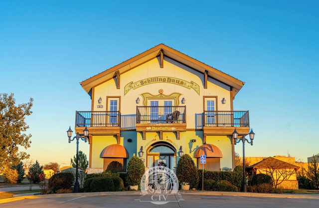 Charming Muenster 1BR | Balcony, Patio & Views