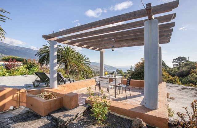 Casa rural 'Asunción' con vistas al mar, jardín privado y Wi-Fi
