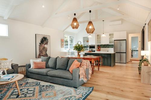 Dorothea- stylishly designed home in Trentham