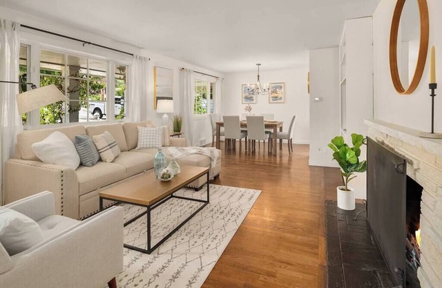DT Bellevue Hidden Gem With a View & AC