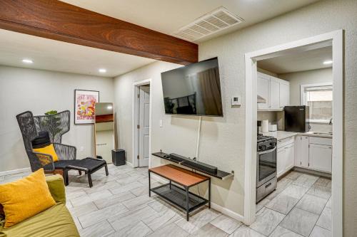 Explore LA & Long Beach: Compton Condo w/Patio