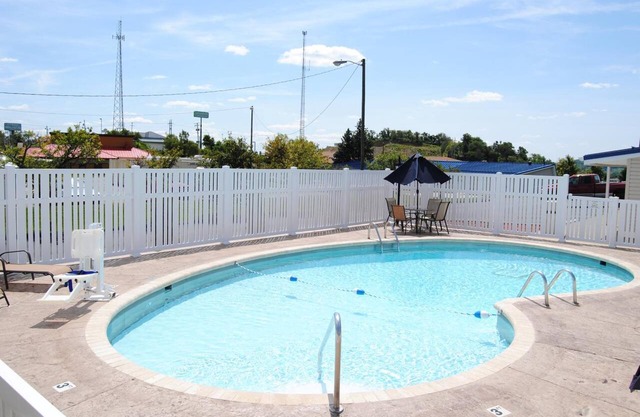 King Bed Room near Ohio Valley Plaza | Free Parking & Free Daily Breakfast