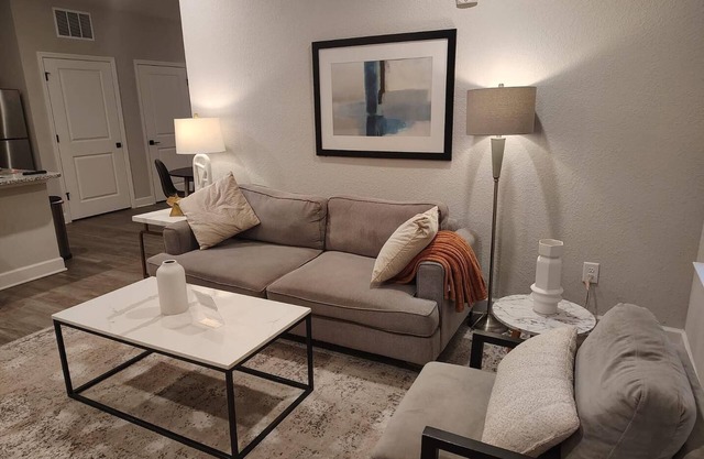 Landing | Beautiful 1BD, Pool, Gym