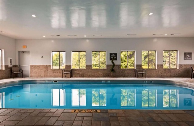 Making the Best Memories Along the Way! Free Breakfast, Pool, Free Parking