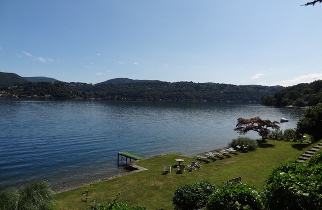 Encantadora Villa con parque secular frente al lago. Canoas gratis, bicicletas, barbacoa ...