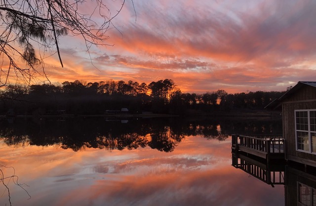 Quiet 3 Bedroom Lakefront Home on Ben Hall Lake - 15 Minutes to Dublin