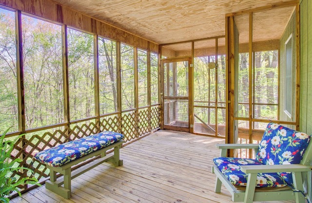 Shenandoah National Park: Cabin w/ Patio!