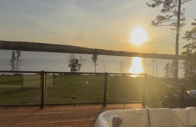 The Glass House on the Headpond-180' of waterfront with dock,boat launch&hot tub