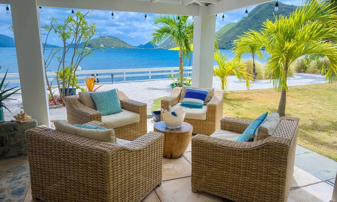 Daseys Casa | Beach Stone House