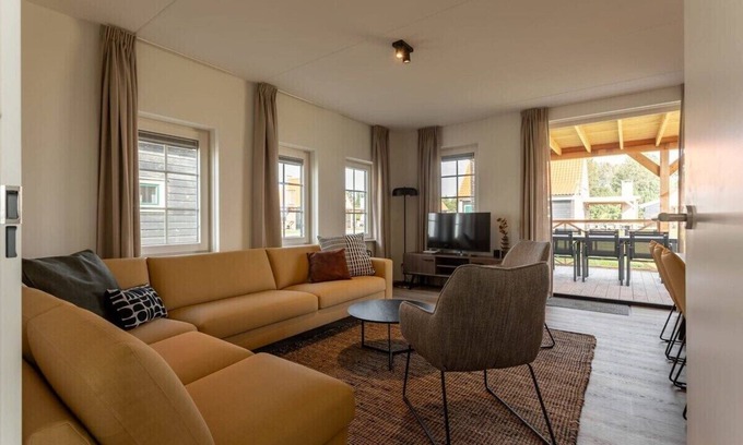 Ossenisse Casa | Corner house with polder views on Resort Knuitershoek | Knuitershoek 64