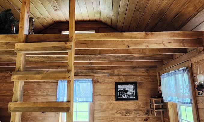 Smith Cabina | Cozy cabin in Sneedville Tennessee heart of the Appalachian Mountains.