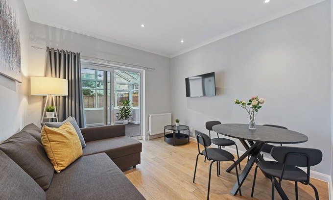 West Ealing Apartamento | Ealing W13 - Modern and Stylish Broughton 2Bed/2Bath GF Flat with Lovely Garden