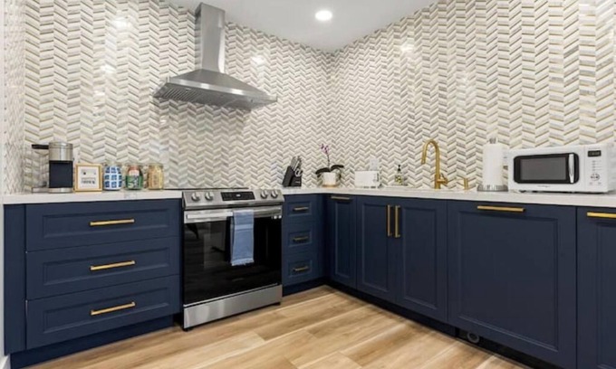 Mid Central Apartamento | Modern 2 Bedroom Apt.