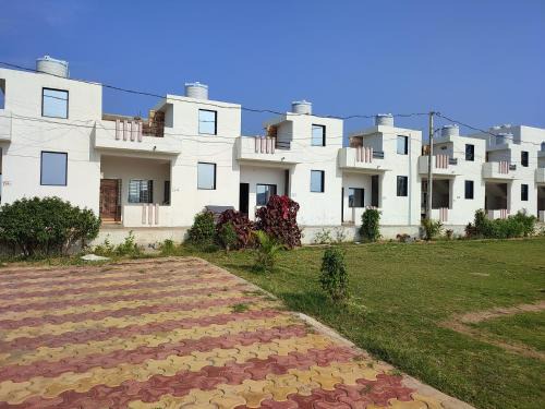 Rajpipla Casa | Neelkanth Homes