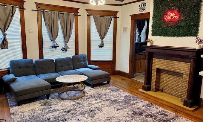 New Haven Casa | Spacious 3-Bedroom Unit in Prime New Haven Location–A Perfect Place to Call Home