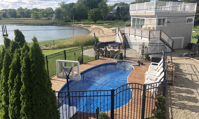 Branford Casa | Studio, Private Beach, Kayak, Paddle board, Pool, Hot tub