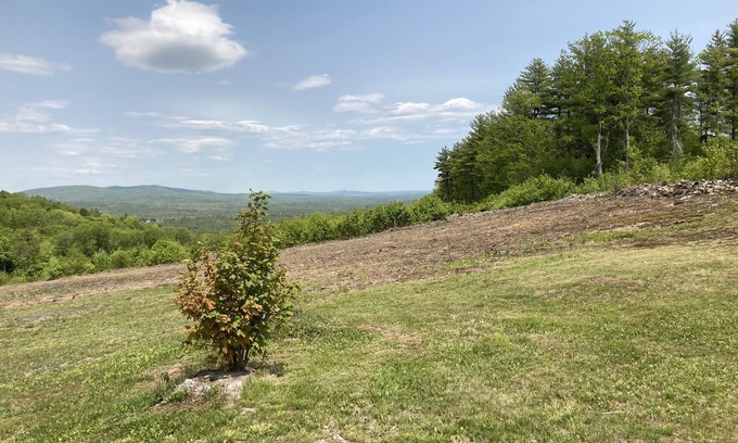 Cornish Apartamento | This cozy apartment is situated on 20 acres with a distant view of Sebago Lake.