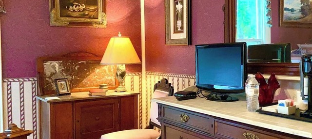 Four Winds Victorian Venue & Suites