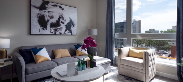 Stunning Apt W/ Parking and Gym | Downtown at Yale