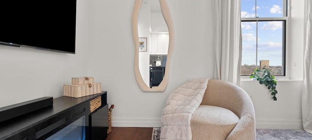 The Elm Haven near Yale, Union Station & Wooster Sq with Gym and Parking